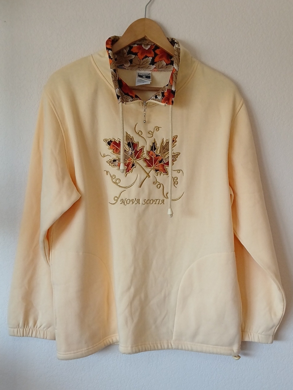 Vintage Cityscape Light Yellow Novia Scotia Fall Leaves Pullover